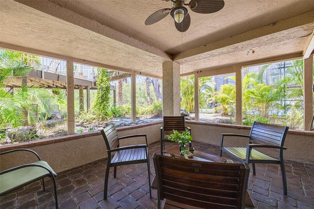 : $875,000 (3 спален, 2 ванн, 2190 Квадратных фут)