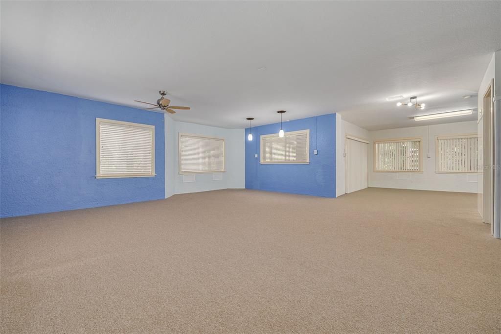 : $875,000 (3 спален, 2 ванн, 2190 Квадратных фут)