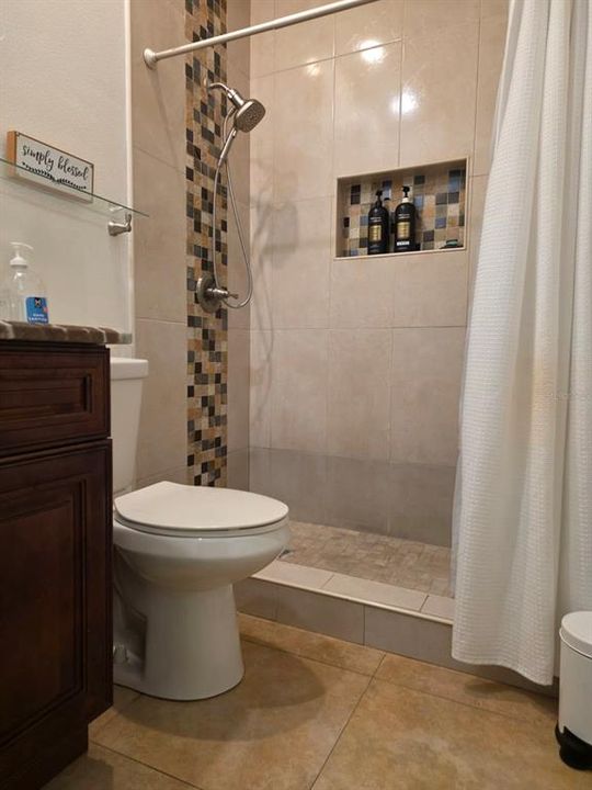 На продажу: $499,999 (4 спален, 2 ванн, 1979 Квадратных фут)