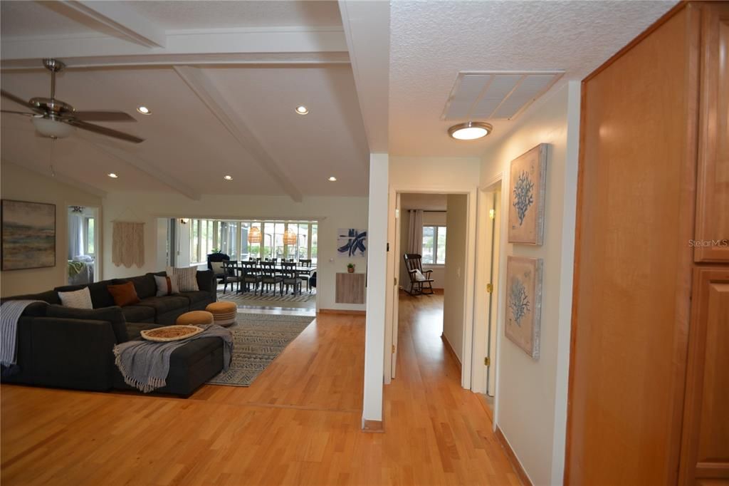 En Renta: $4,950 (3 camas, 2 baños, 2142 Pies cuadrados)