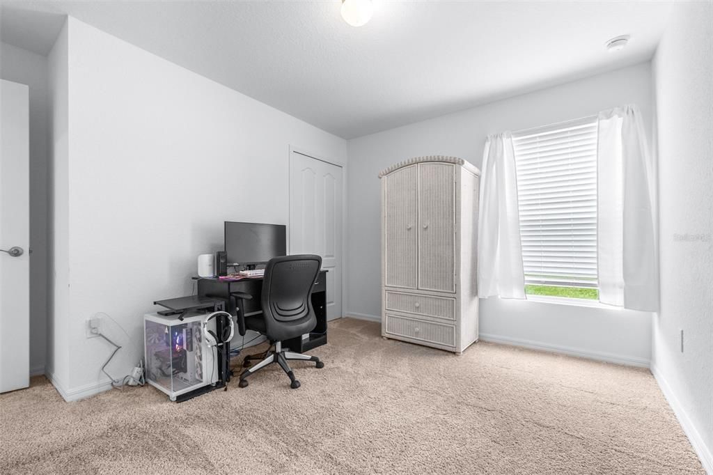 For Sale: $319,900 (3 beds, 2 baths, 1600 Square Feet)
