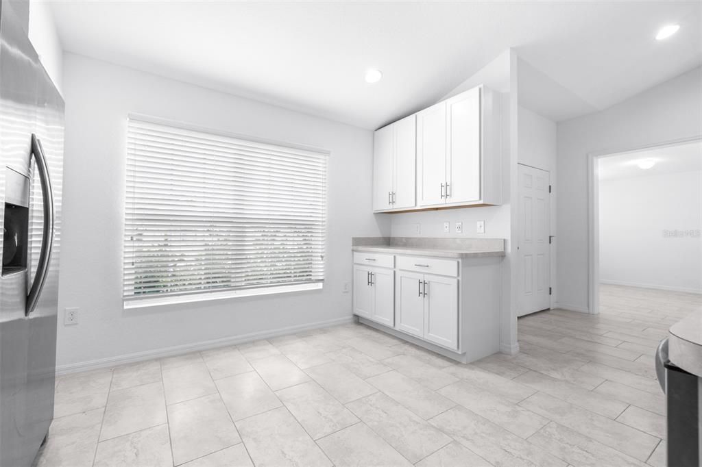 For Sale: $319,900 (3 beds, 2 baths, 1600 Square Feet)