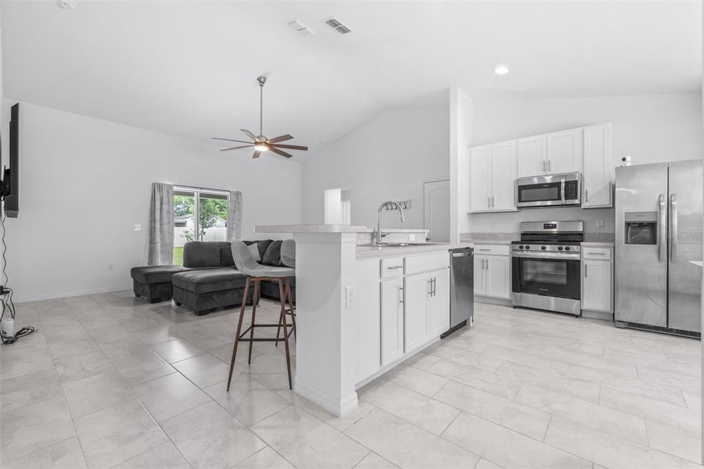 For Sale: $319,900 (3 beds, 2 baths, 1600 Square Feet)