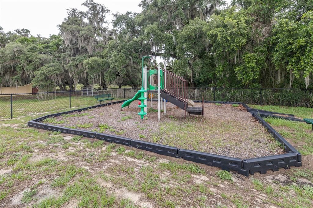 For Sale: $319,900 (3 beds, 2 baths, 1600 Square Feet)