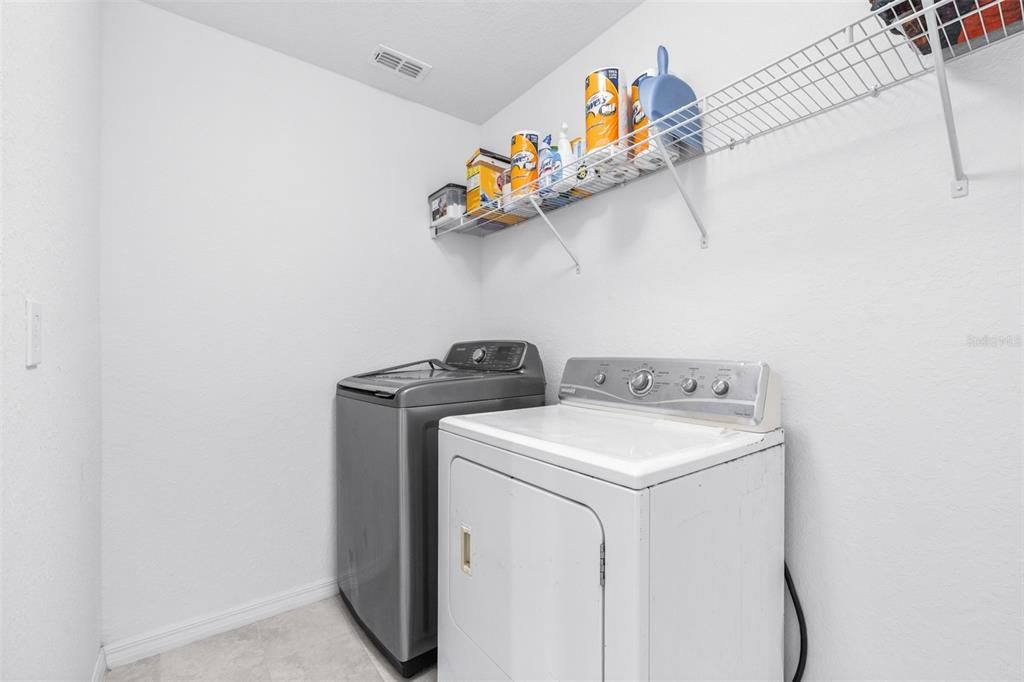 For Sale: $319,900 (3 beds, 2 baths, 1600 Square Feet)