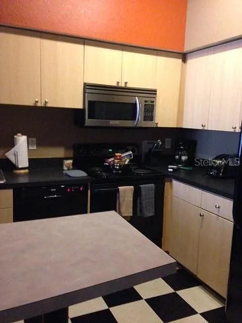 В аренду: $1,850 (1 спален, 1 ванн, 782 Квадратных фут)