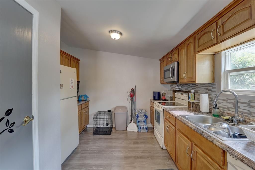 En Venta: $270,000 (3 camas, 2 baños, 1380 Pies cuadrados)