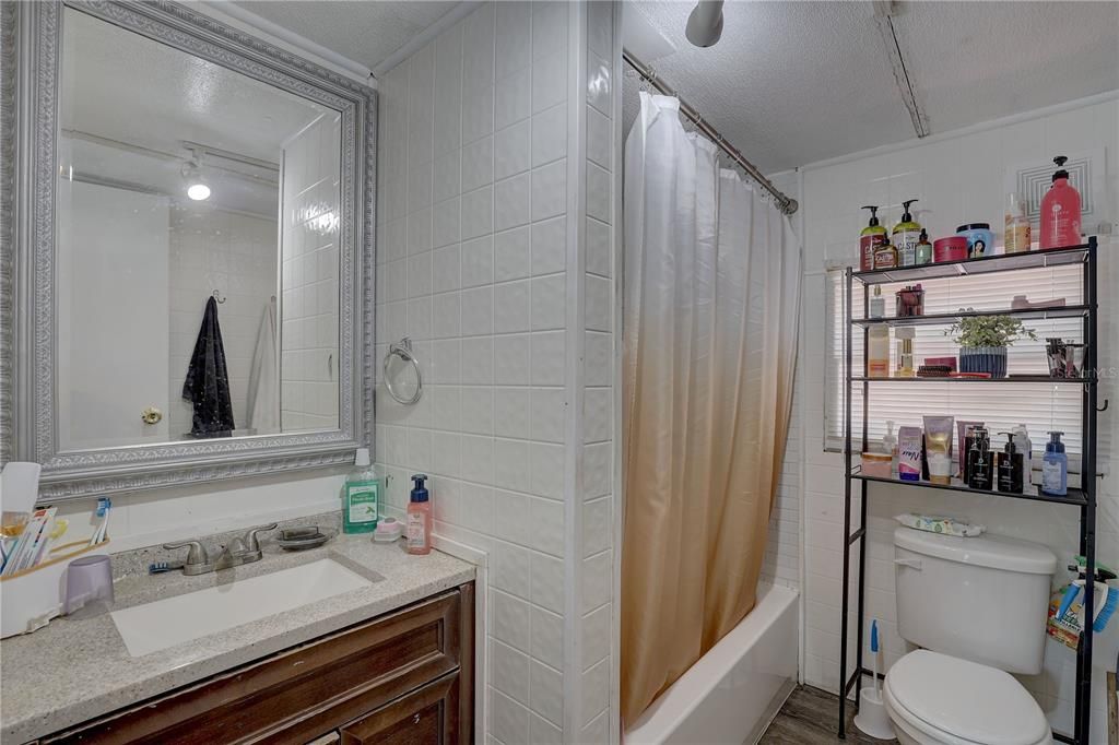 En Venta: $270,000 (3 camas, 2 baños, 1380 Pies cuadrados)