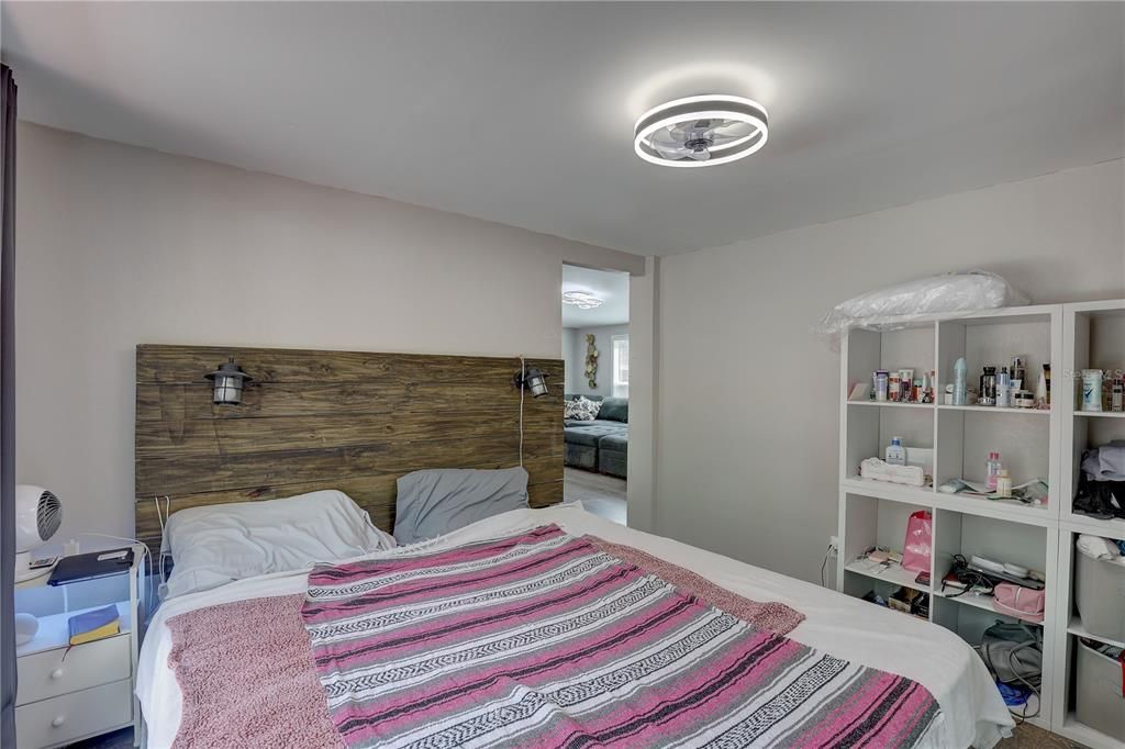 En Venta: $270,000 (3 camas, 2 baños, 1380 Pies cuadrados)