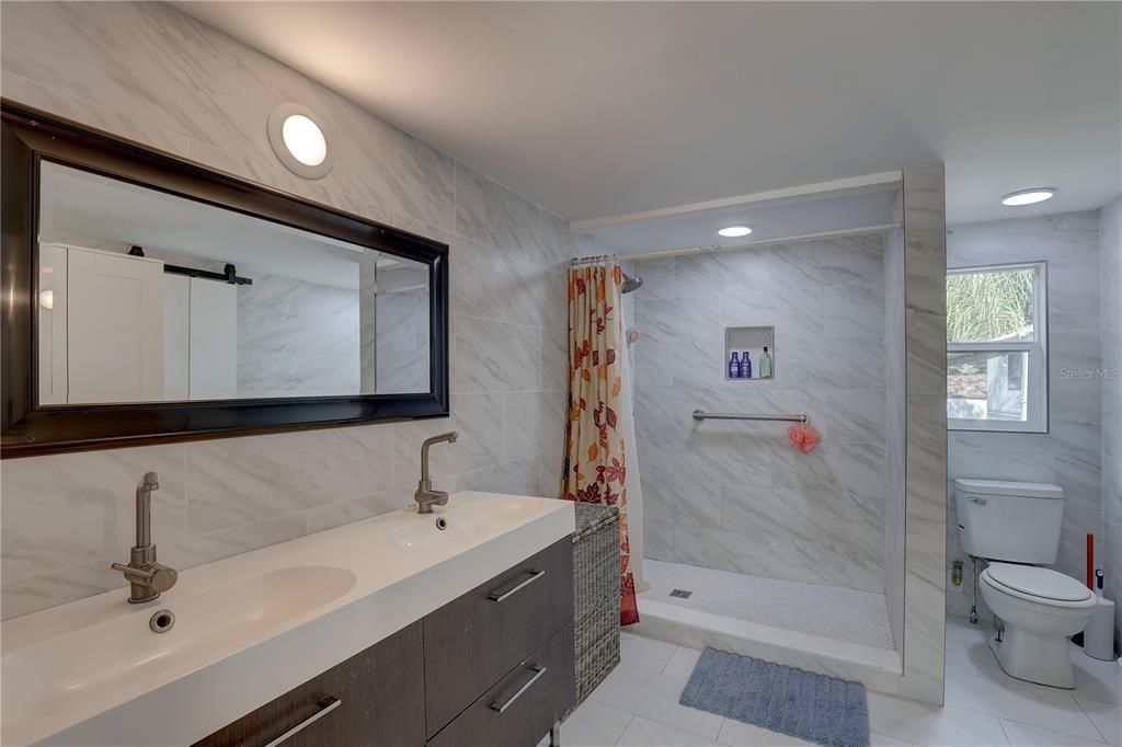 En Venta: $270,000 (3 camas, 2 baños, 1380 Pies cuadrados)