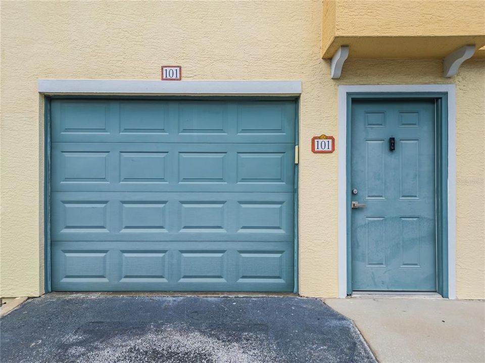 На продажу: $225,000 (2 спален, 2 ванн, 1143 Квадратных фут)
