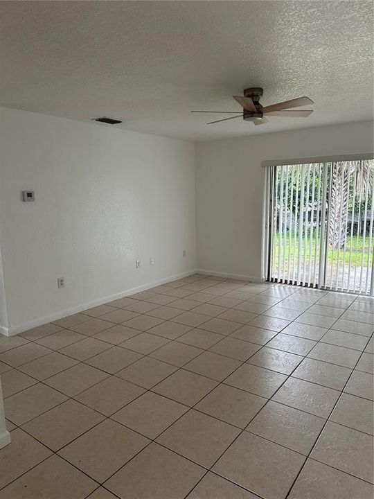 В аренду: $1,850 (3 спален, 2 ванн, 1102 Квадратных фут)
