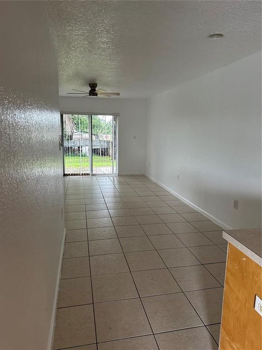 В аренду: $1,850 (3 спален, 2 ванн, 1102 Квадратных фут)