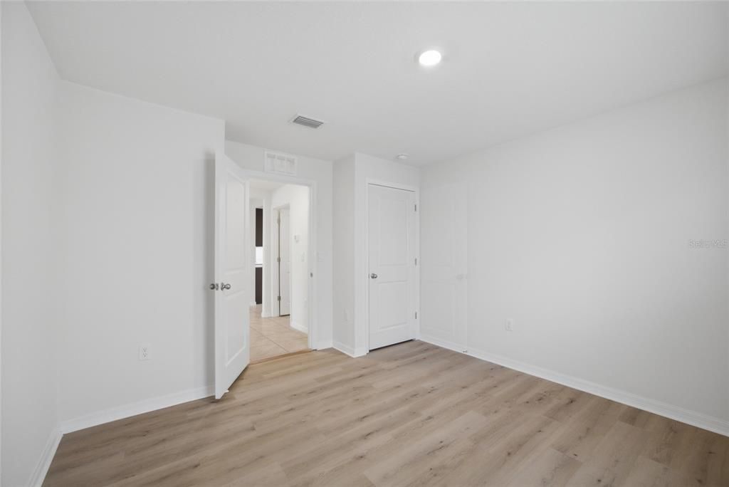 На продажу: $329,900 (4 спален, 2 ванн, 1846 Квадратных фут)