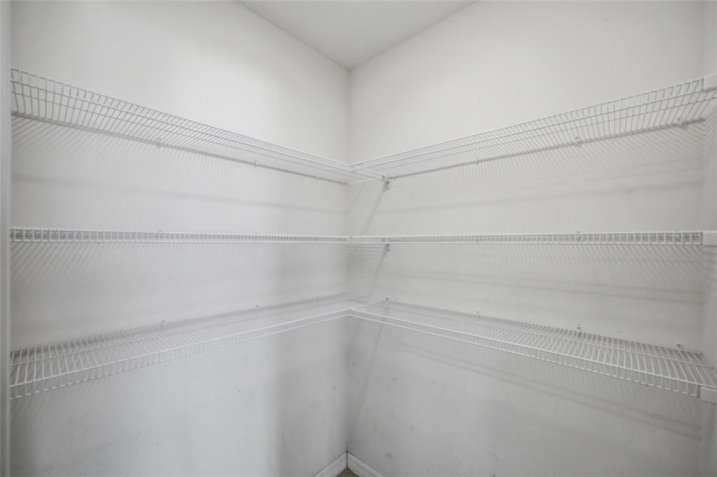 На продажу: $329,900 (4 спален, 2 ванн, 1846 Квадратных фут)