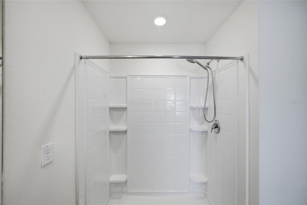 На продажу: $329,900 (4 спален, 2 ванн, 1846 Квадратных фут)