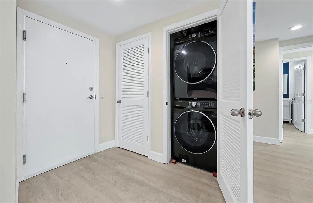 For Rent: $2,950 (2 beds, 2 baths, 1148 Square Feet)