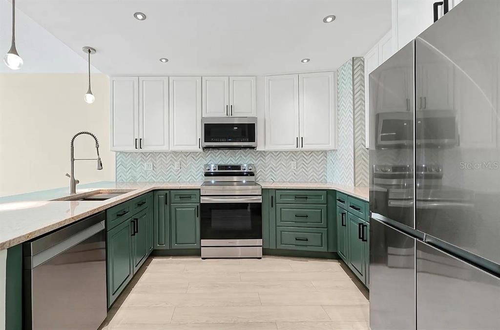 For Rent: $2,950 (2 beds, 2 baths, 1148 Square Feet)