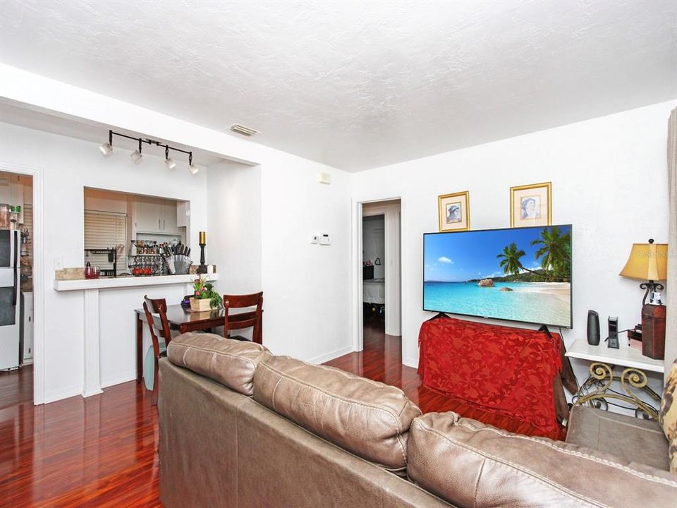 En Venta: $227,900 (3 camas, 1 baños, 1172 Pies cuadrados)