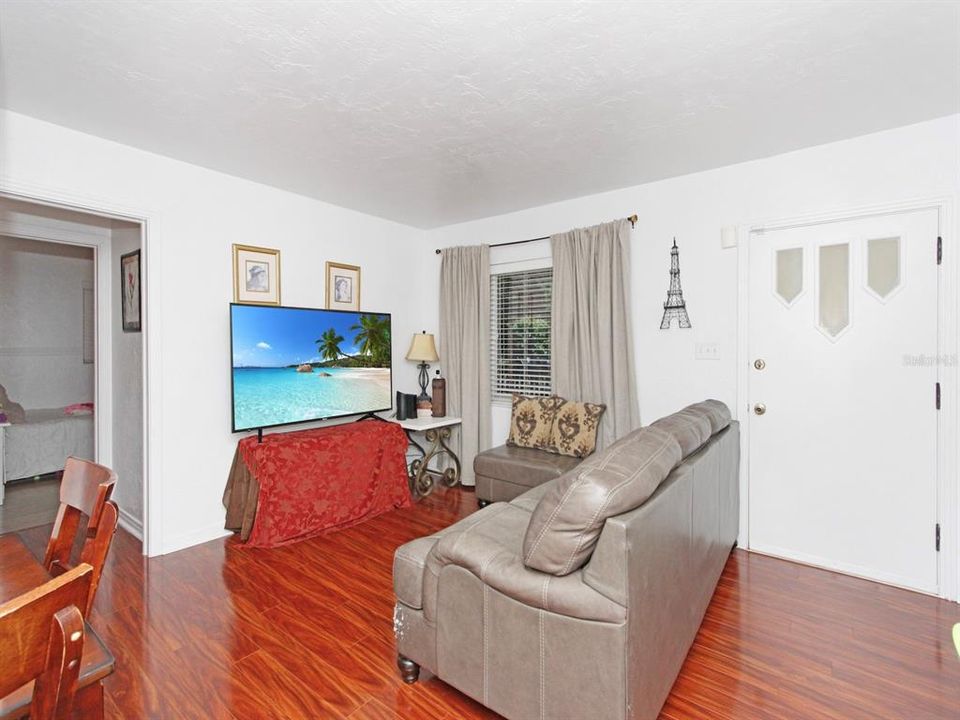 En Venta: $227,900 (3 camas, 1 baños, 1172 Pies cuadrados)
