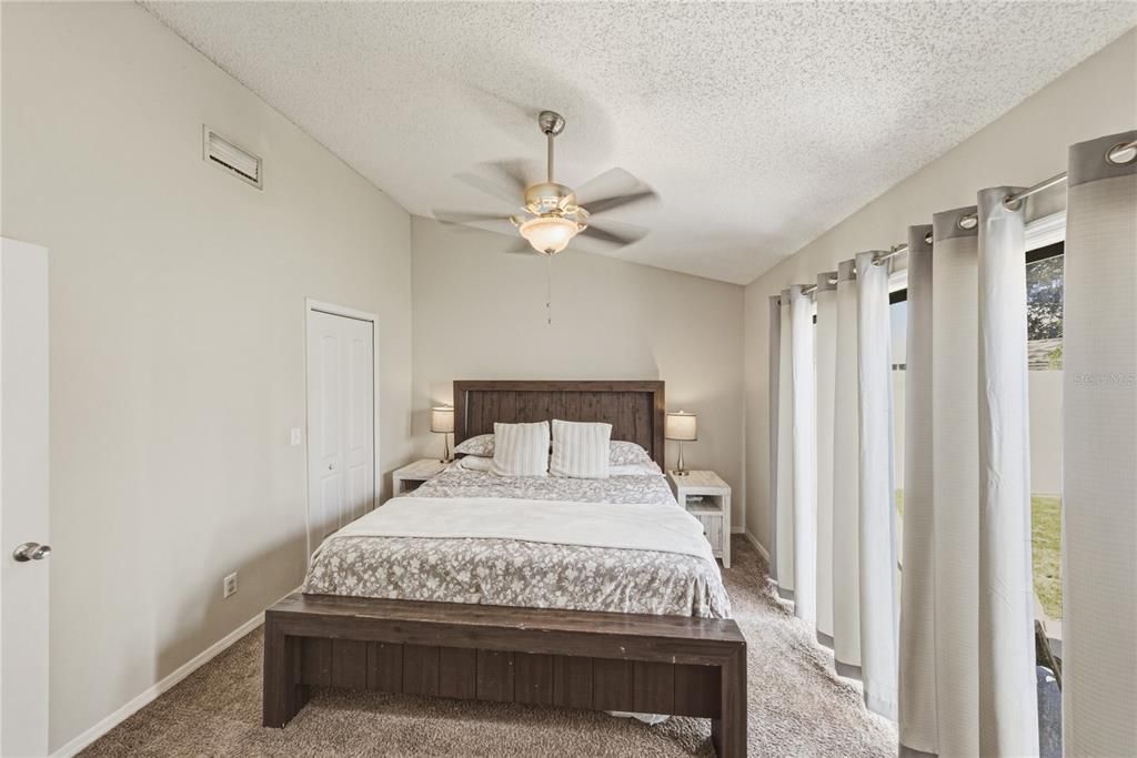 For Sale: $315,000 (3 beds, 2 baths, 1410 Square Feet)