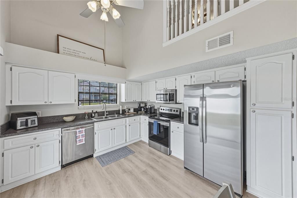 For Sale: $315,000 (3 beds, 2 baths, 1410 Square Feet)