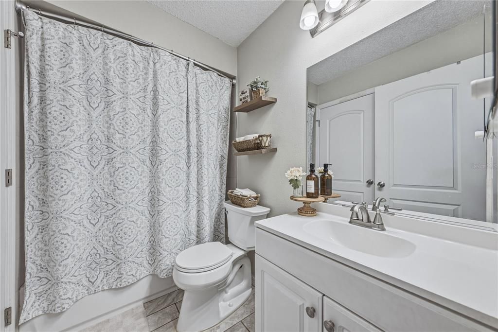 For Sale: $315,000 (3 beds, 2 baths, 1410 Square Feet)