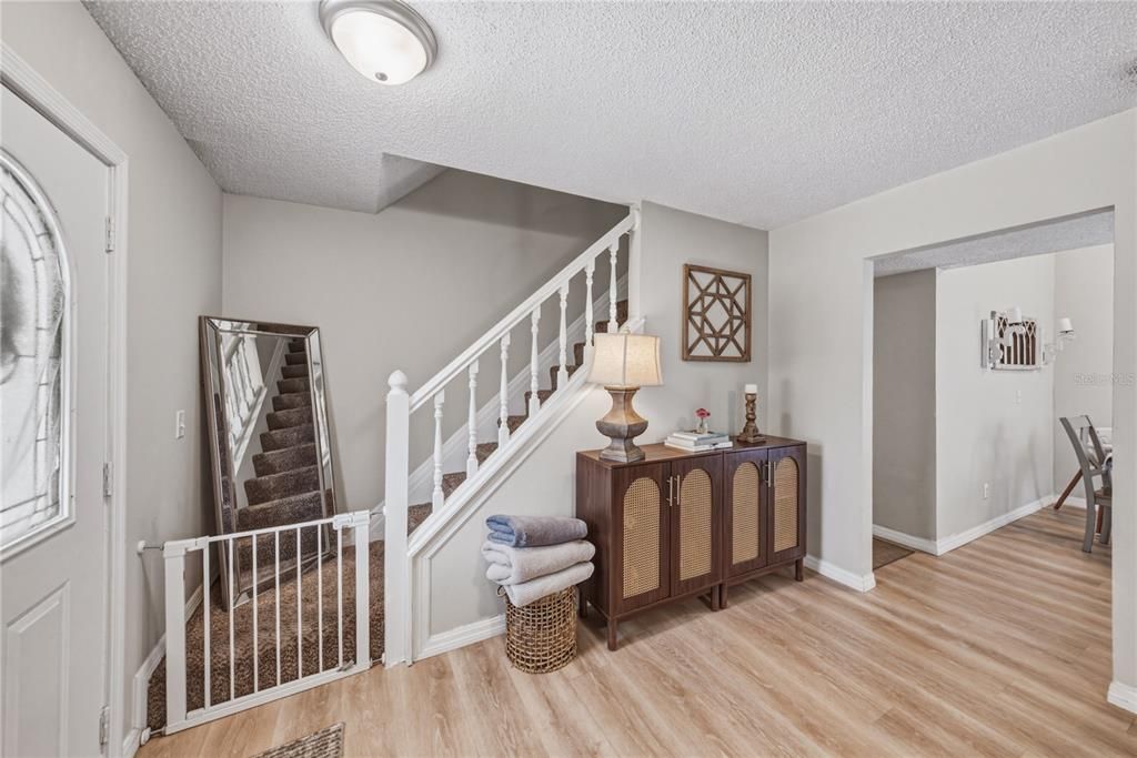 For Sale: $315,000 (3 beds, 2 baths, 1410 Square Feet)