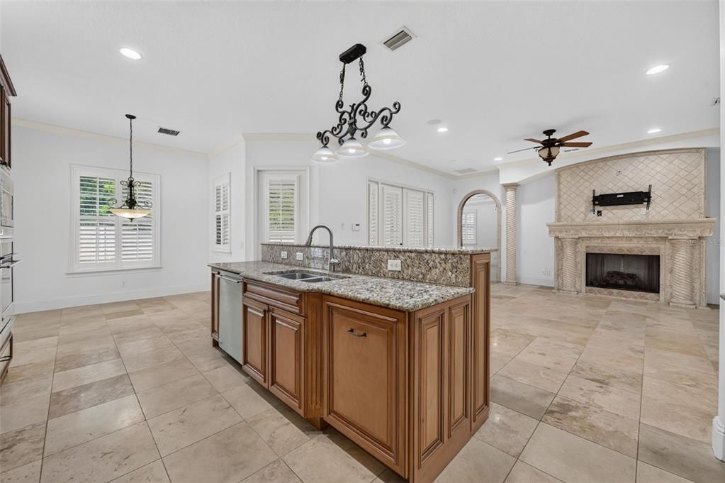 En Venta: $1,695,000 (4 camas, 4 baños, 3723 Pies cuadrados)
