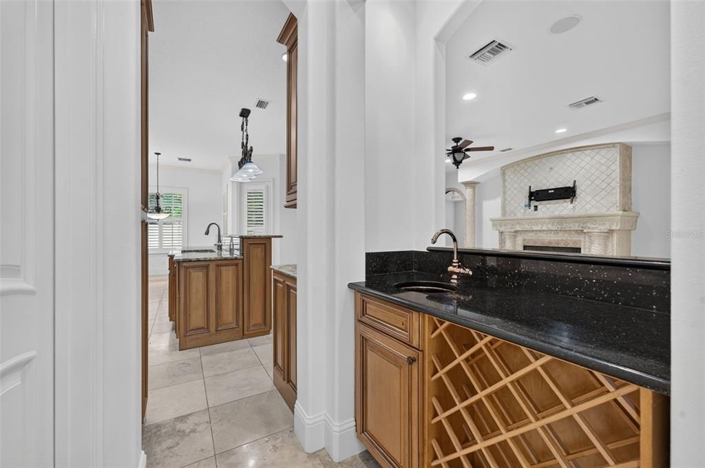 En Venta: $1,695,000 (4 camas, 4 baños, 3723 Pies cuadrados)