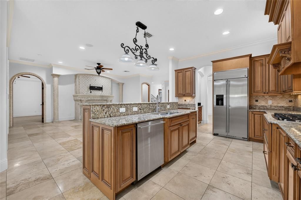 En Venta: $1,695,000 (4 camas, 4 baños, 3723 Pies cuadrados)