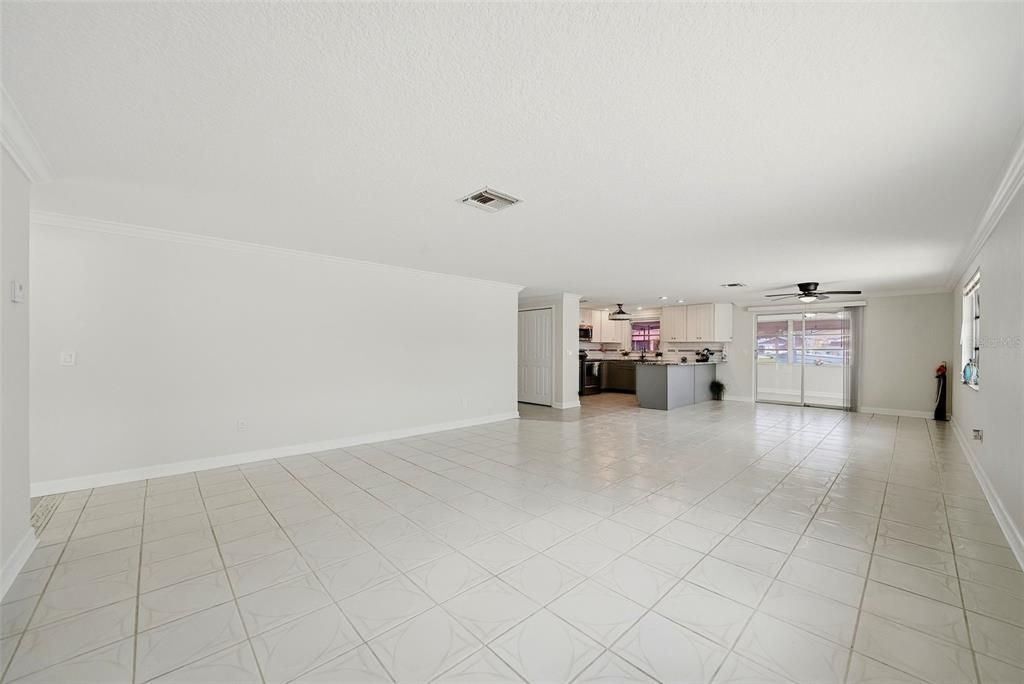 En Venta: $405,500 (2 camas, 2 baños, 1520 Pies cuadrados)