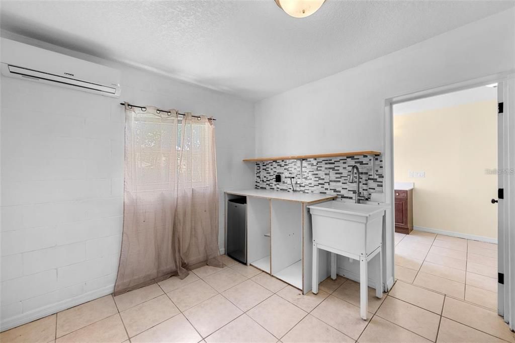 For Sale: $299,000 (3 beds, 2 baths, 1582 Square Feet)
