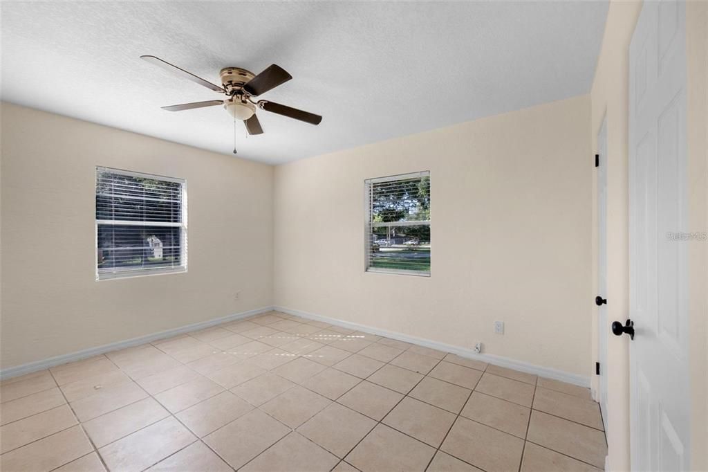 For Sale: $299,000 (3 beds, 2 baths, 1582 Square Feet)