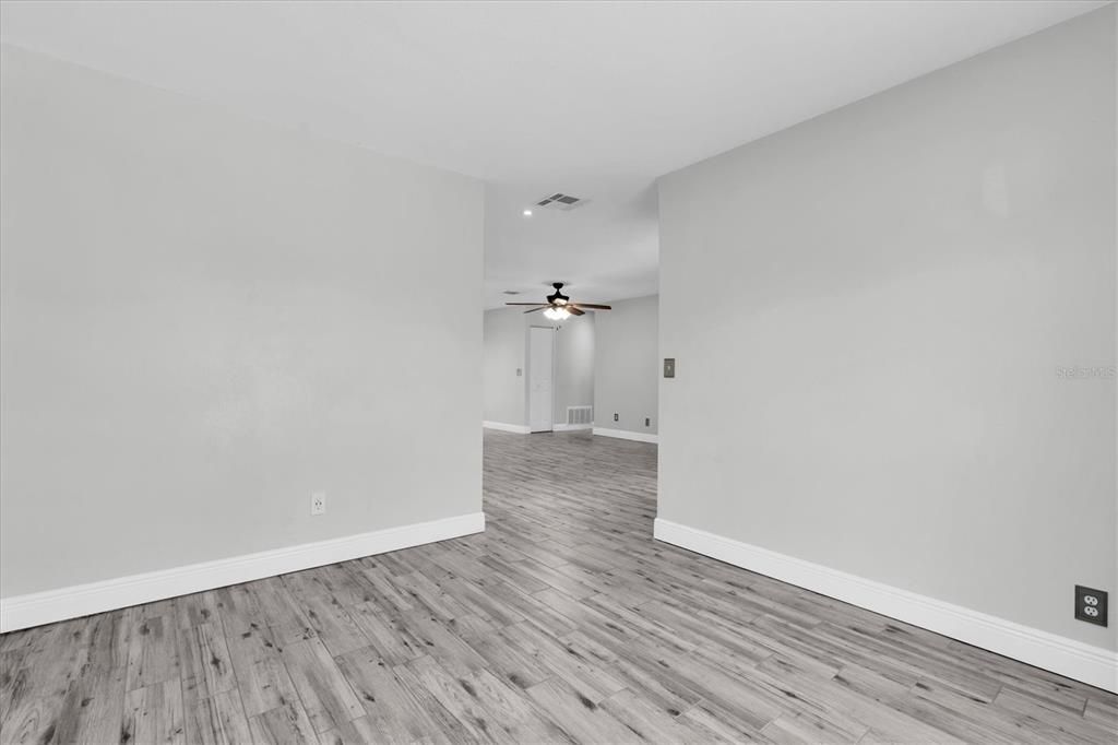 На продажу: $429,900 (3 спален, 2 ванн, 1416 Квадратных фут)