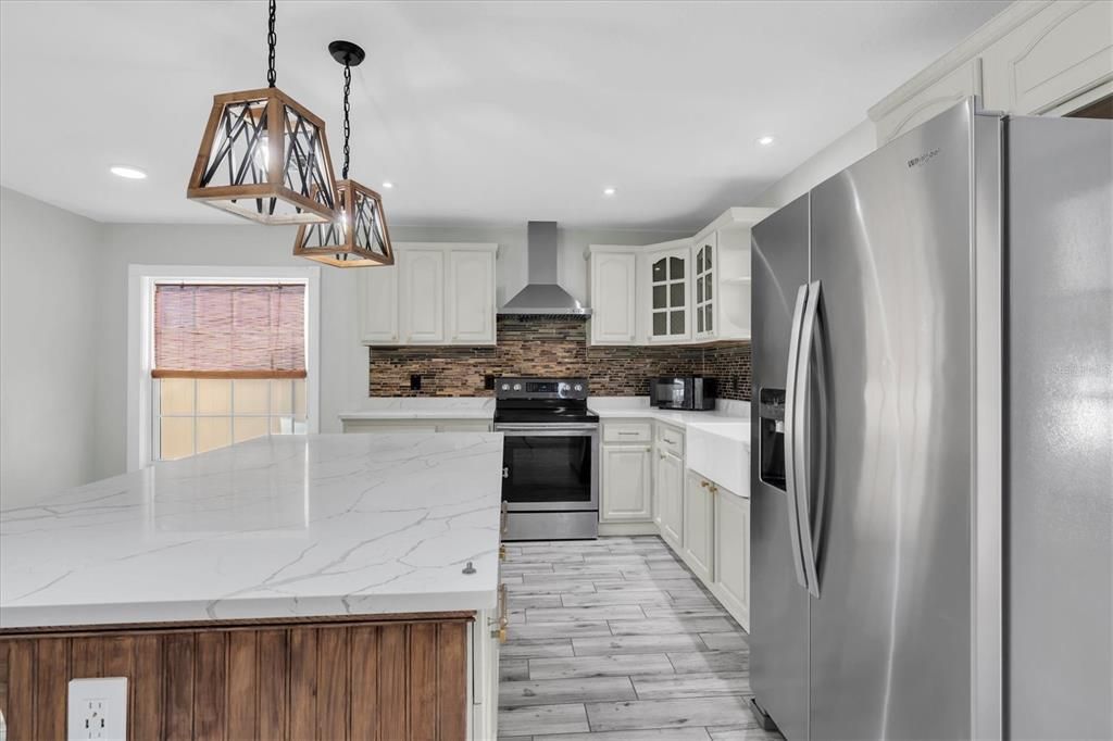 На продажу: $429,900 (3 спален, 2 ванн, 1416 Квадратных фут)