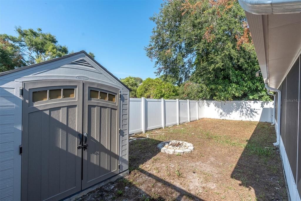 На продажу: $429,900 (3 спален, 2 ванн, 1416 Квадратных фут)