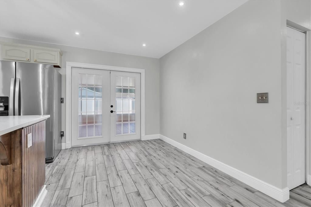 На продажу: $429,900 (3 спален, 2 ванн, 1416 Квадратных фут)