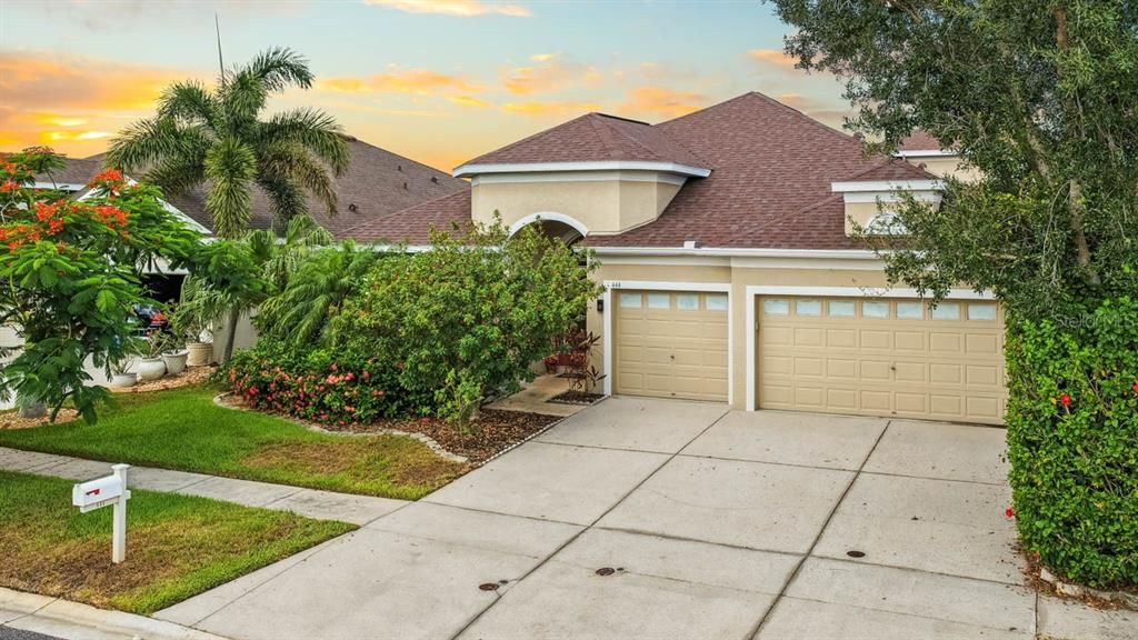 For Sale: $419,000 (4 beds, 3 baths, 3005 Square Feet)