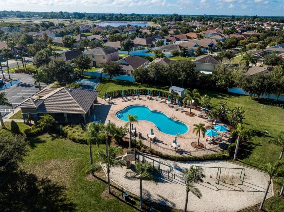 For Sale: $419,000 (4 beds, 3 baths, 3005 Square Feet)