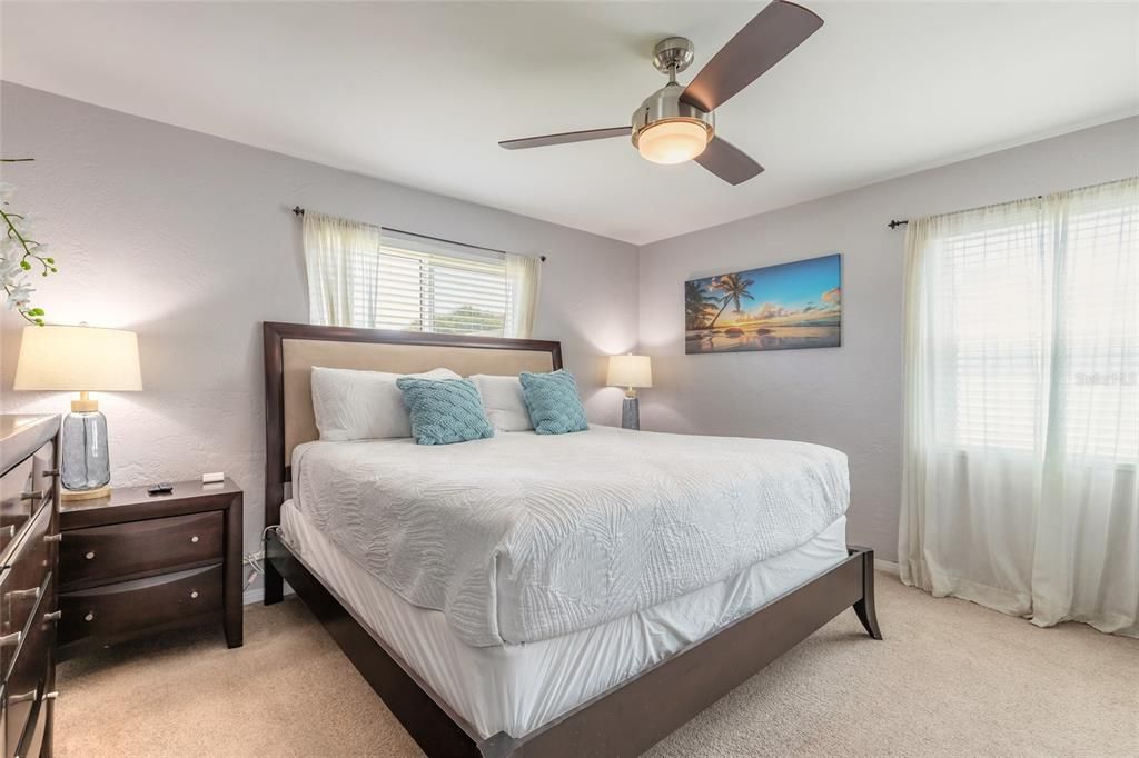 For Sale: $374,900 (2 beds, 1 baths, 970 Square Feet)