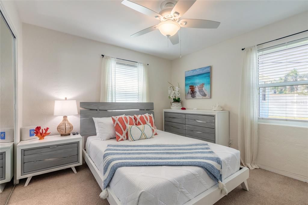 For Sale: $374,900 (2 beds, 1 baths, 970 Square Feet)