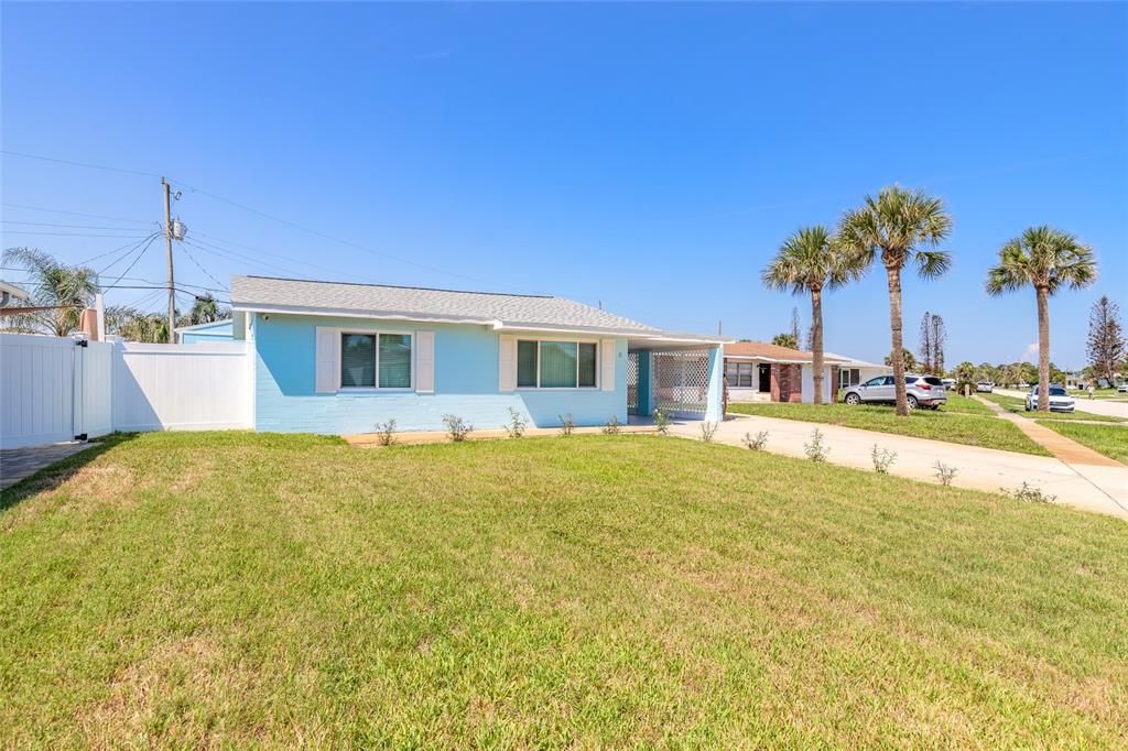 For Sale: $374,900 (2 beds, 1 baths, 970 Square Feet)