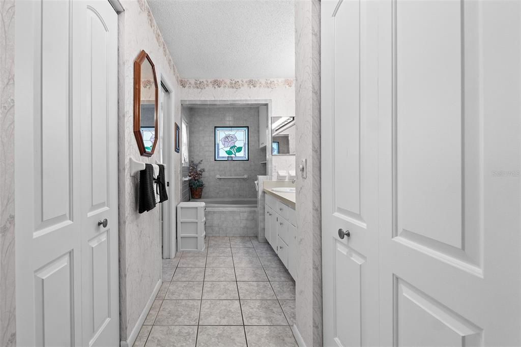 На продажу: $249,900 (2 спален, 2 ванн, 1567 Квадратных фут)