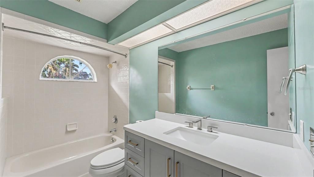На продажу: $399,000 (3 спален, 2 ванн, 2272 Квадратных фут)