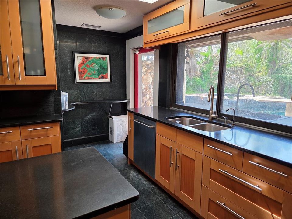 На продажу: $489,900 (4 спален, 3 ванн, 4037 Квадратных фут)