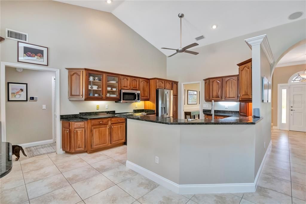 Activo con contrato: $825,000 (4 camas, 3 baños, 2650 Pies cuadrados)