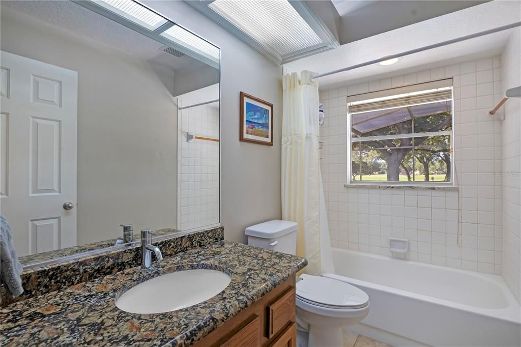Activo con contrato: $825,000 (4 camas, 3 baños, 2650 Pies cuadrados)