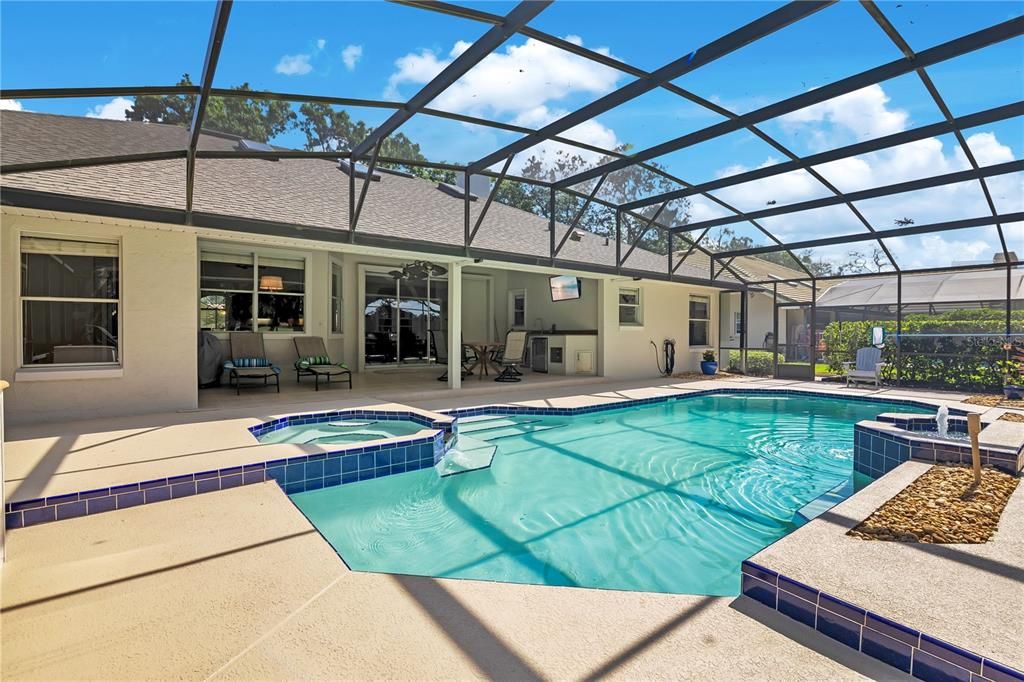 Activo con contrato: $825,000 (4 camas, 3 baños, 2650 Pies cuadrados)
