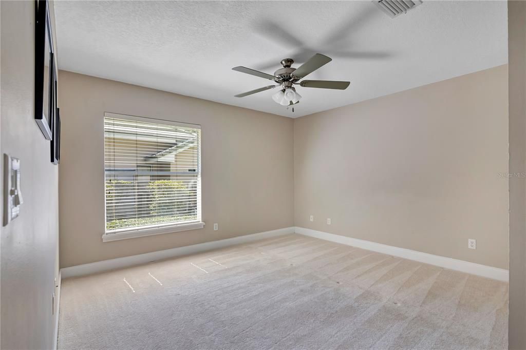 Activo con contrato: $825,000 (4 camas, 3 baños, 2650 Pies cuadrados)